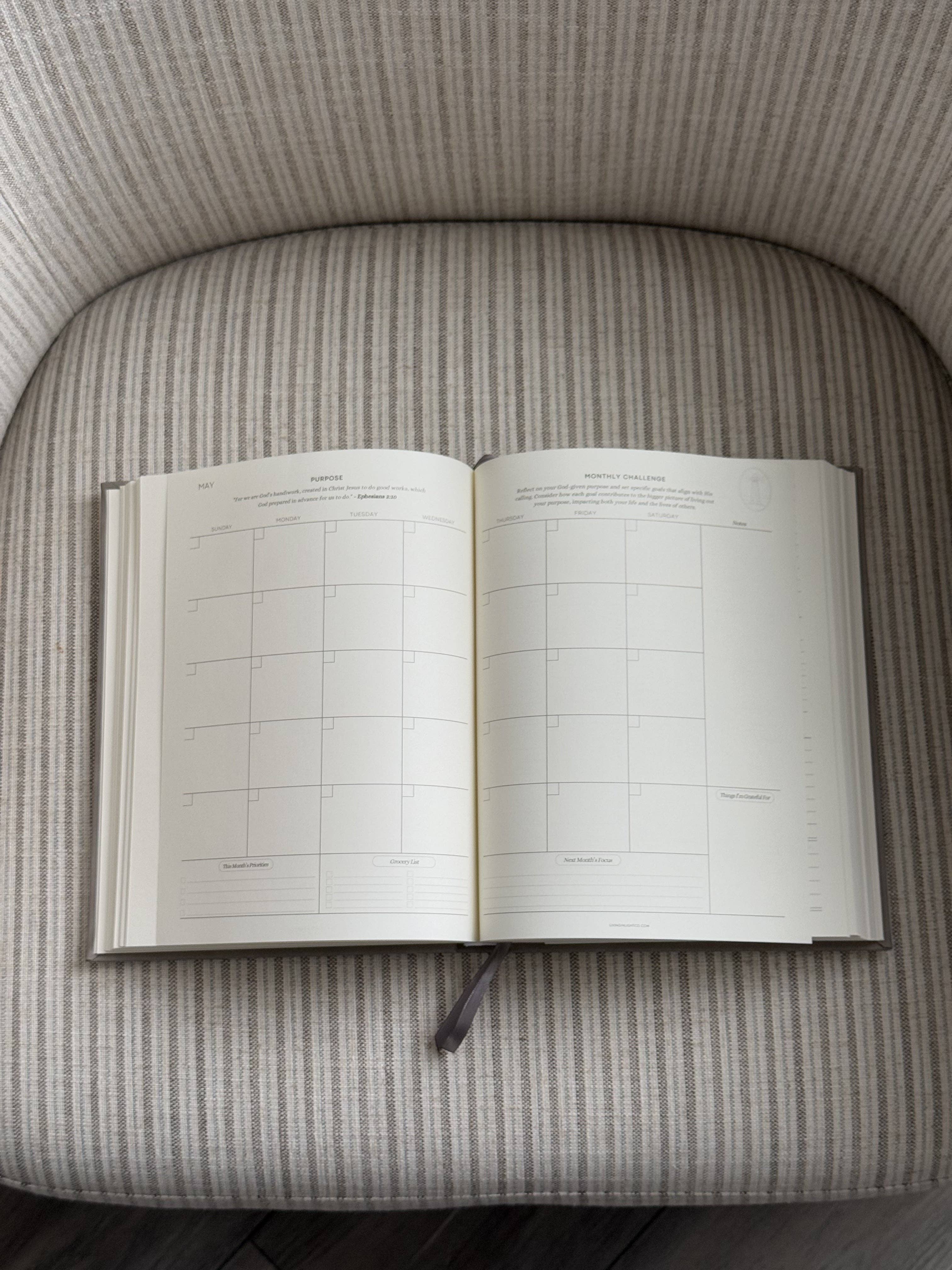 Living In Light – Agenda por atacado – Agenda Cristã Moderna Sem Data – Estudo Bíblico, Anotações de Sermões, Pedidos de Oração, Definição de Metas, Finanças e Mais | Capas em Couro Greige, Couro Marfim e Jeans3