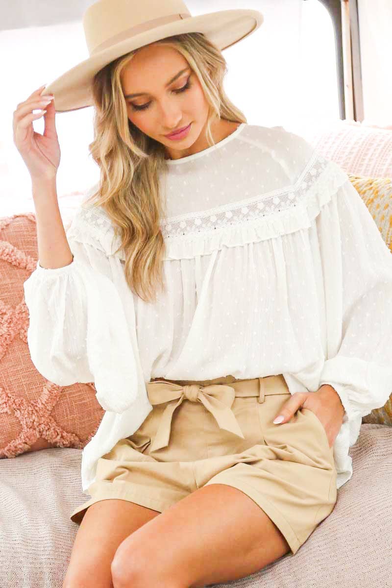 Vine & Love - Vendita all'ingrosso Camicetta - Donna - Camicetta con motivo a pois svizzeri con dettaglio posteriore con lacci VT3144821