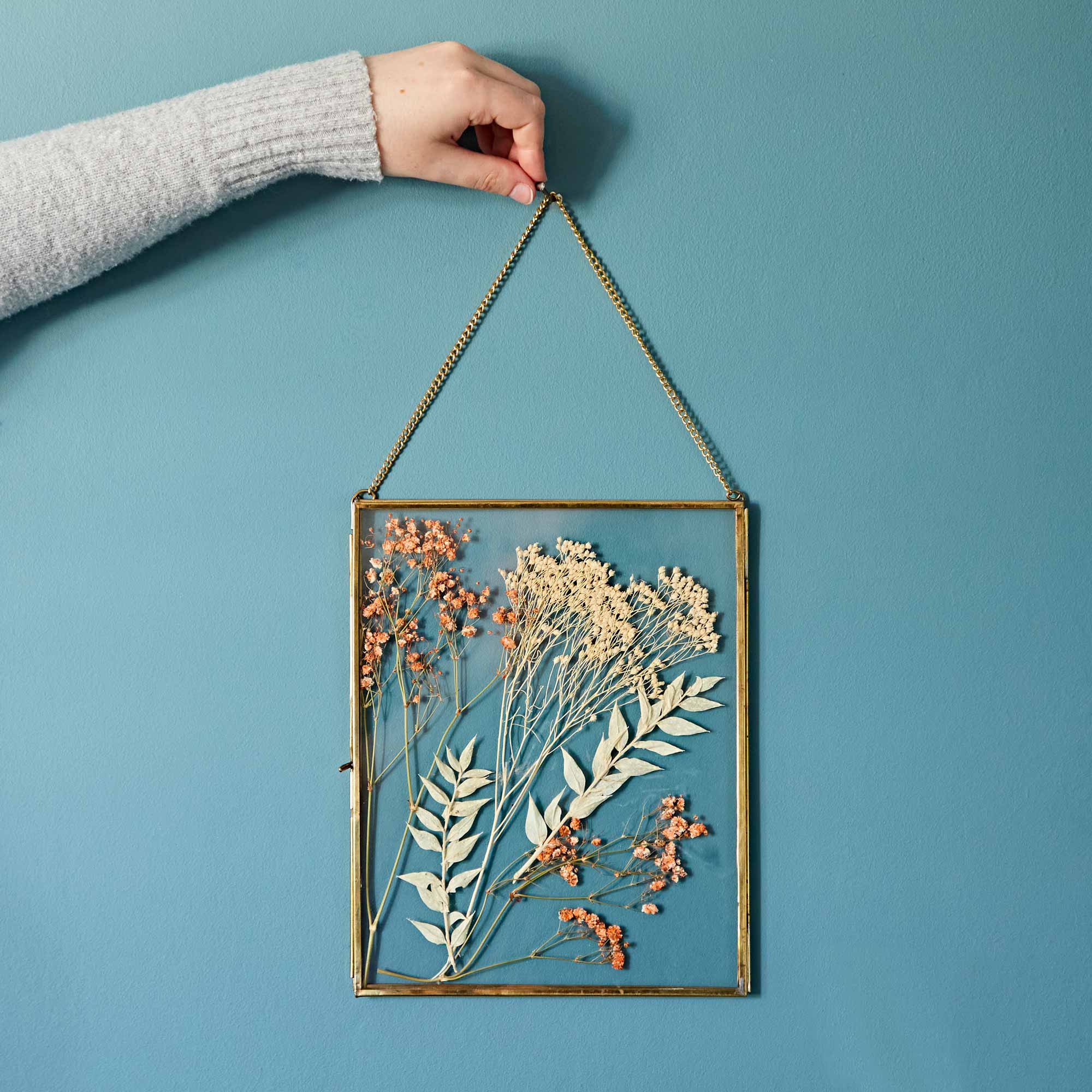 The Paper High Gift Company Limited – Großhandel Bilderrahmen – Dia Gold-Bilderrahmen zum Aufhängen aus antikem Messing2