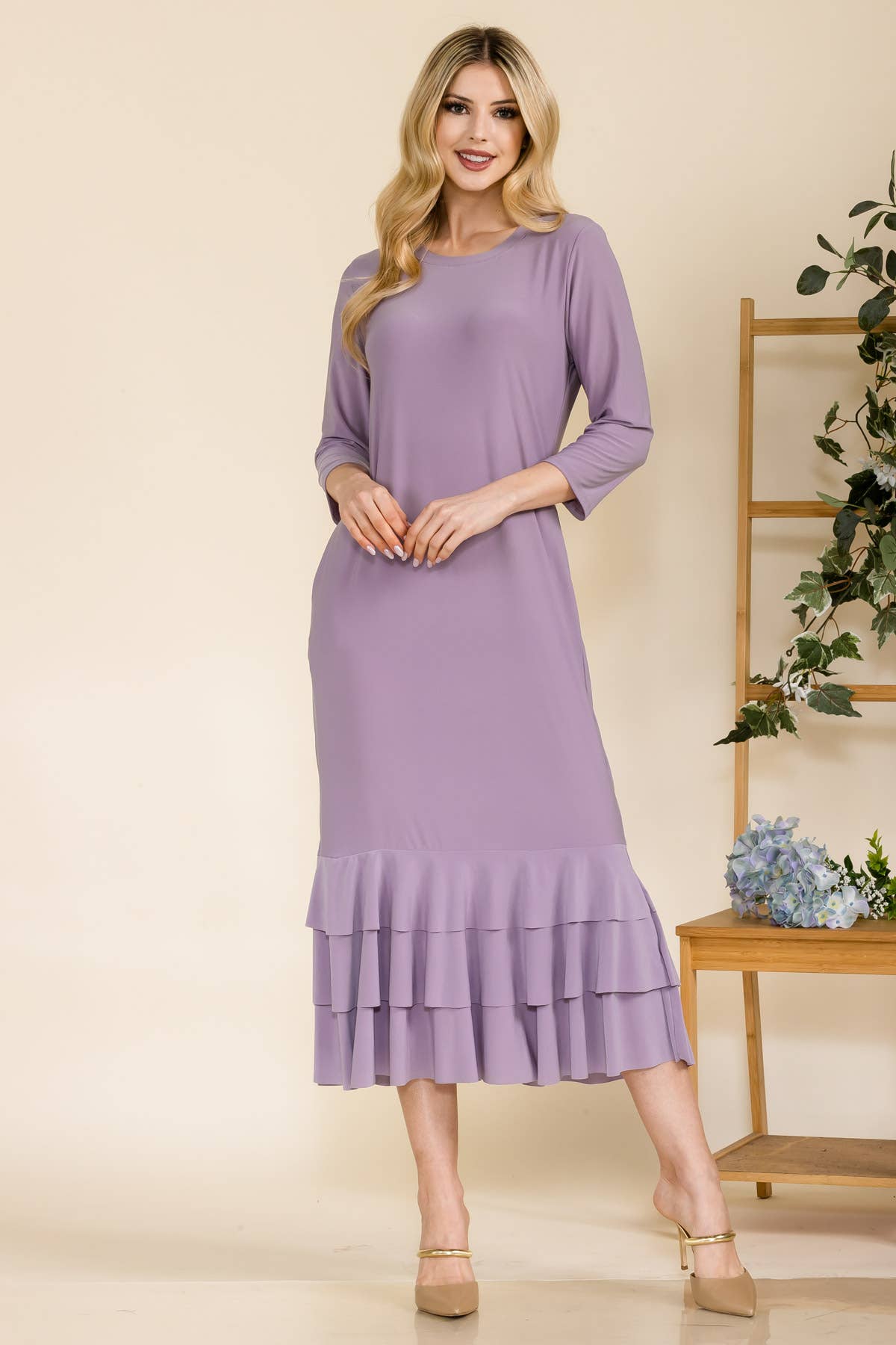 Celeste Clothing – Großhandel Kleid – Damen – Großgrößen-Midikleid mit gestuften Rüschen und 3/4-Ärmeln48
