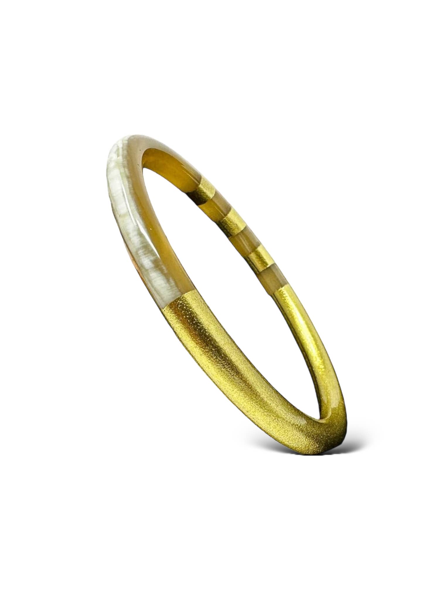 Maison Yvelise - Wholesale Bangle Bracelet - Thick and round gold buffalo horn bangles from Vietnam
