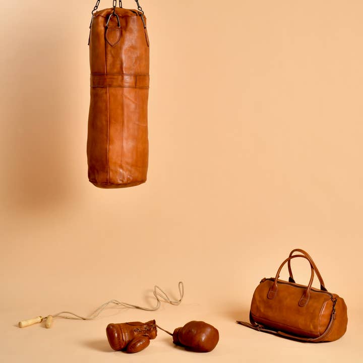 John Woodbridge Makers - Wholesale Sporting accessories - VINTAGE LEATHER PUNCHING BAG 19207