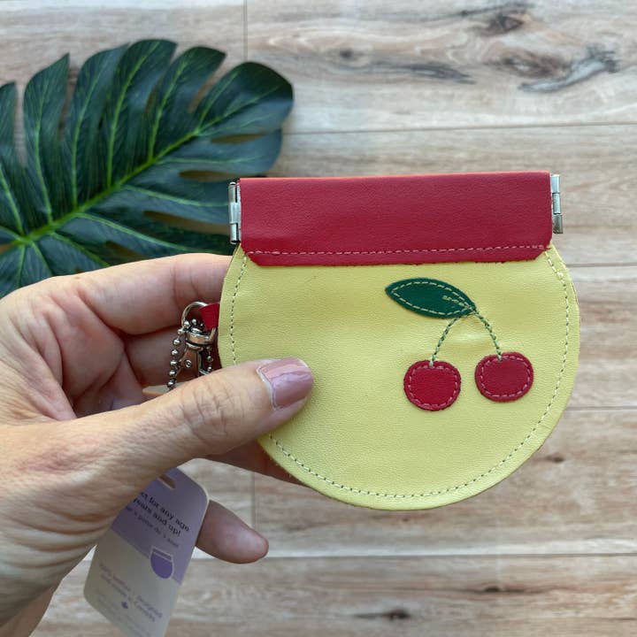 Portamonete Cherries, Portamonete rotondo, Portamonete a pressione per la vendita all'ingrosso da parte di Mally Designs