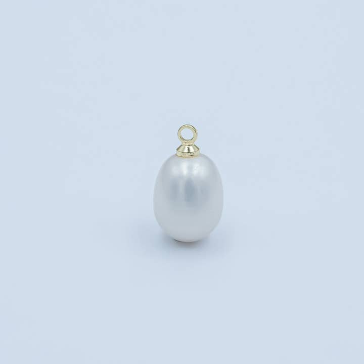 24K Gold Filled 14mm White Freshwater Pearl Charm | P1650 for wholesale by Aim Eternal