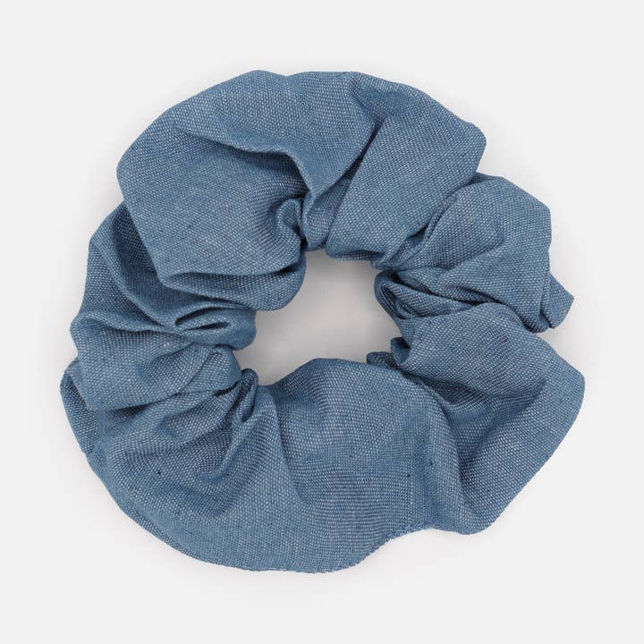 Ljus denim scrunchie - HA251E068DN för wholesale av Bizou