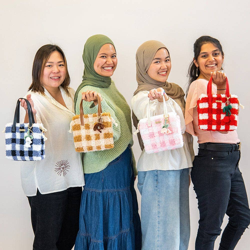 Craft Club - Wholesale DIY Craft Kit - RED GINGHAM - Woven Tote Bag Kit9