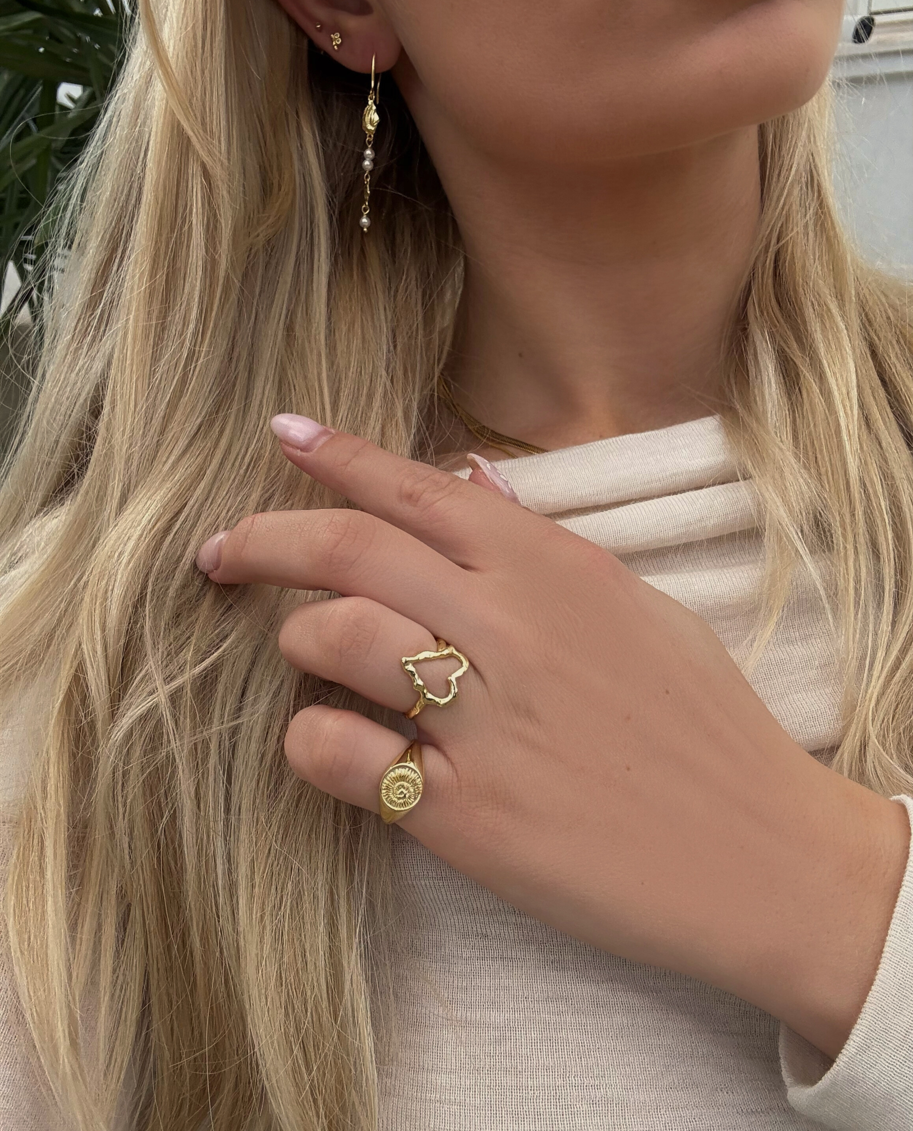 Nava Copenhagen - Wholesale Signet Ring - Shelly Ring - Gold Plated1