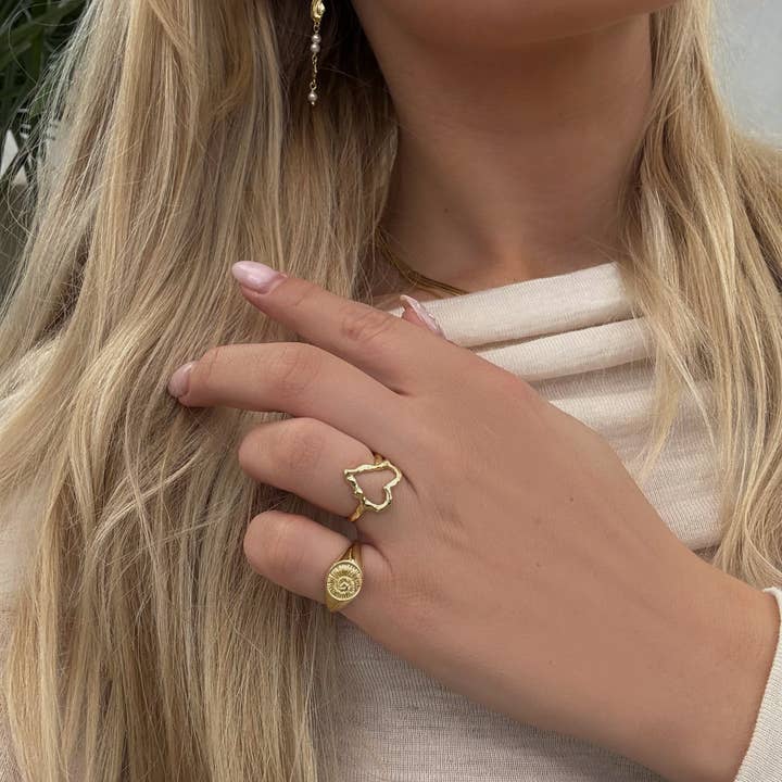 Nava Copenhagen - Wholesale Signet Ring - Shelly Ring - Gold Plated1