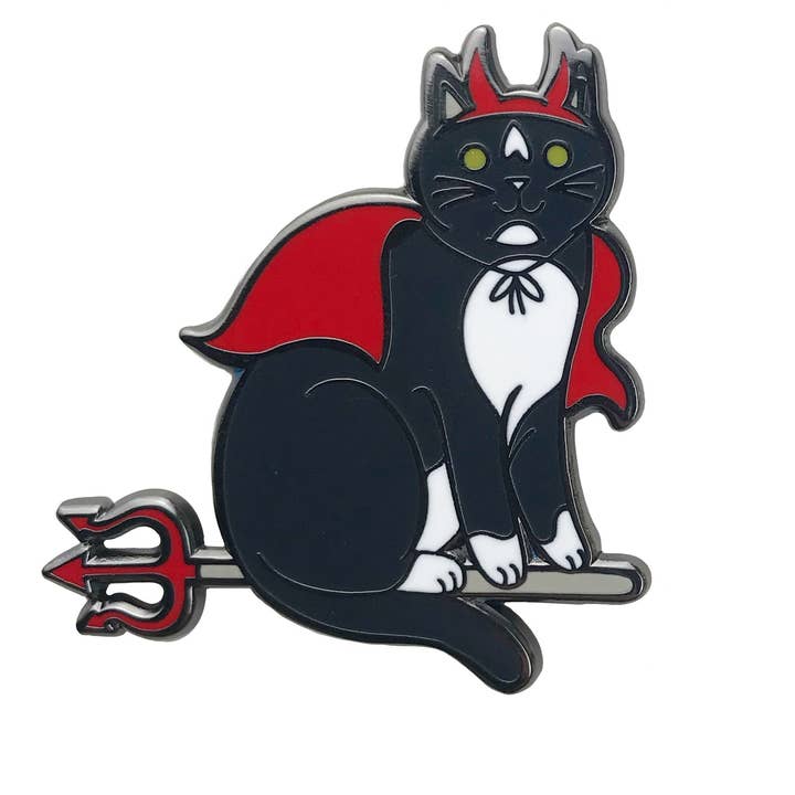 Broche en émail de chat diable pour la vente par Danielle V Designs