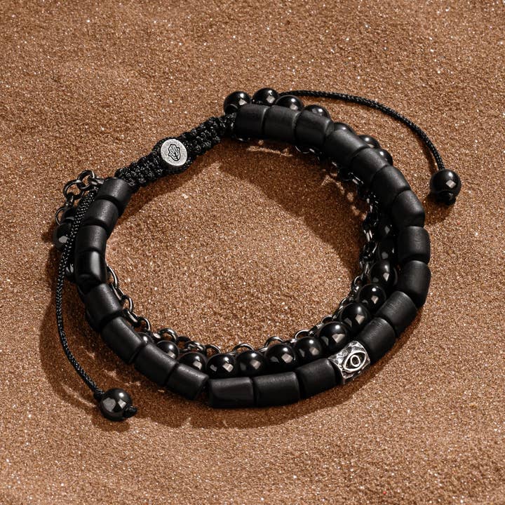 Ancré dans la Protection - Bracelet en Onyx et Hématite pour la vente par Karma And Luck