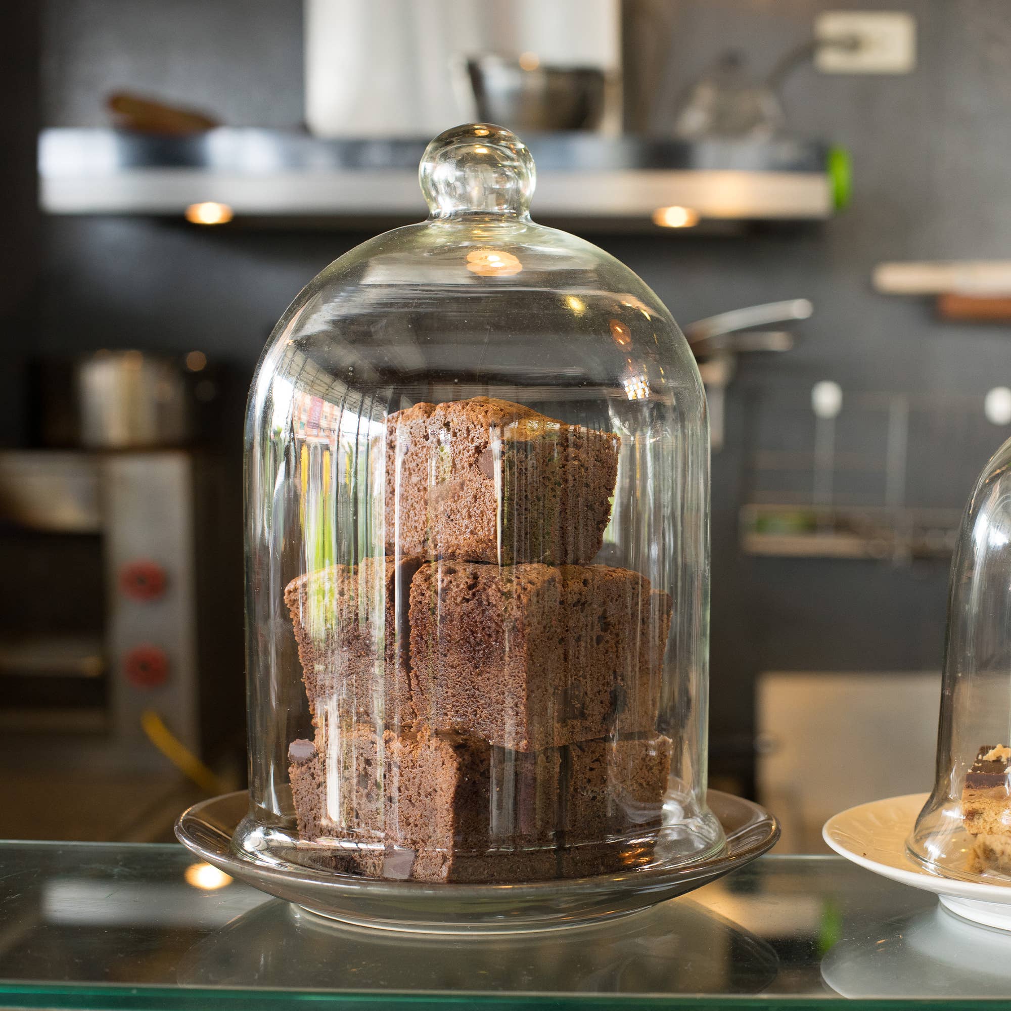 Portofino International Trading, USA - Wholesale Decorative Tabletop Object - Glass Cloche2