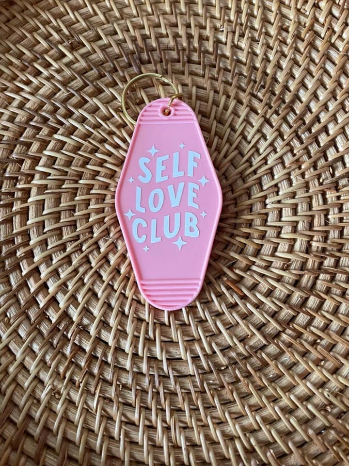 Porte-clés de style rétro Self Love Club, porte-clés Motel pour la vente par Jeanne Mari & Co