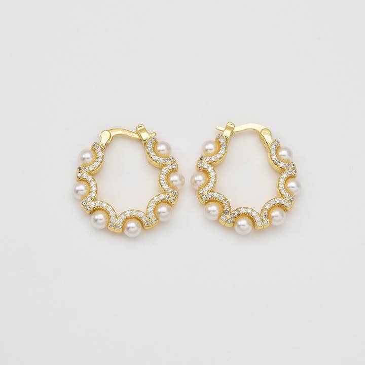1 pair Gold Filled Elegant White Pearl Hoop Earrings, ER289 for wholesale by Beads Creation