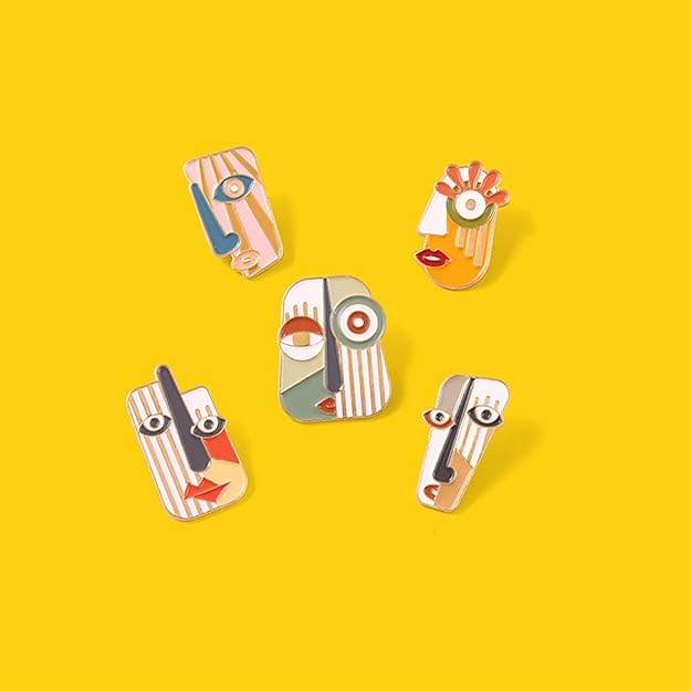 Magnifique Hearts – wholesale Lapel pin/button – Picasso-Style Abstract Face Enamel Pins (Set of 5)1