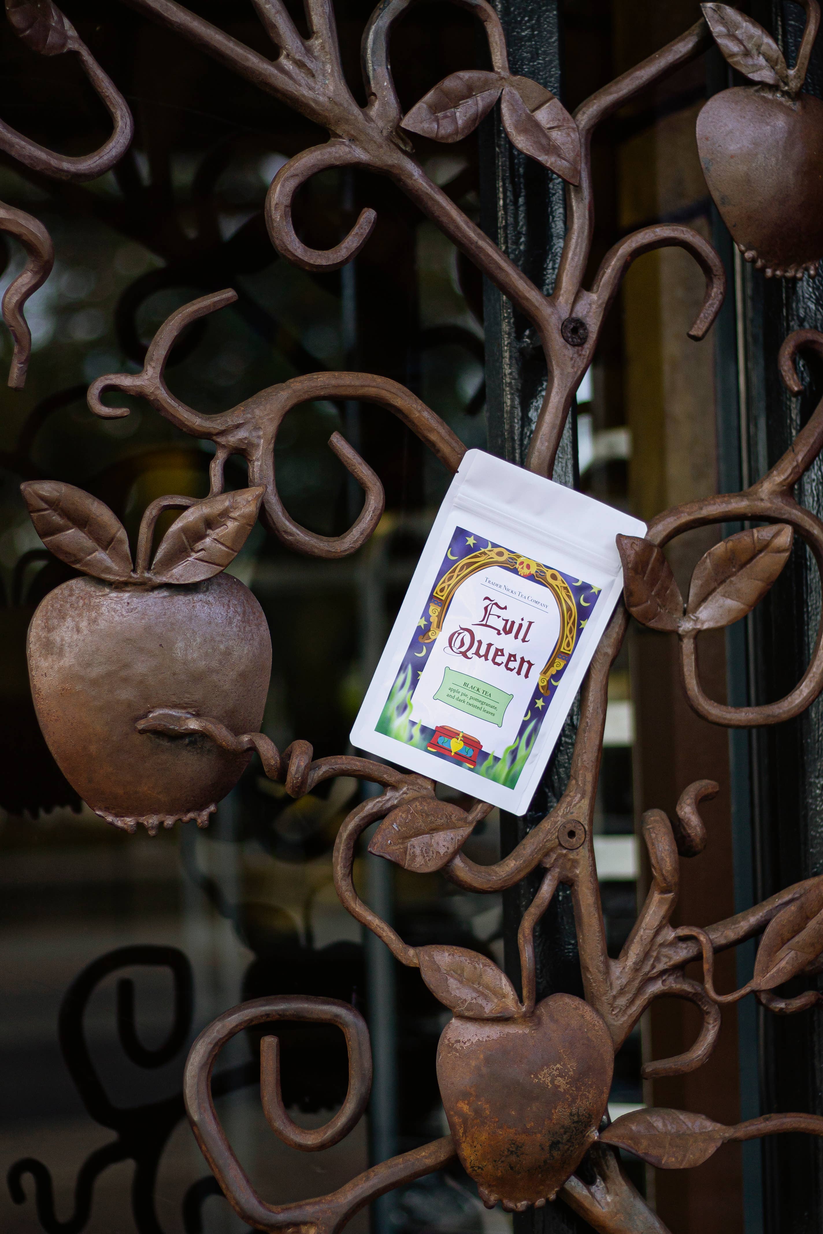 Trader Nicks Tea Company - Wholesale Losse thee - Slechte Koningin Gekruide Appel Schurk Thee4