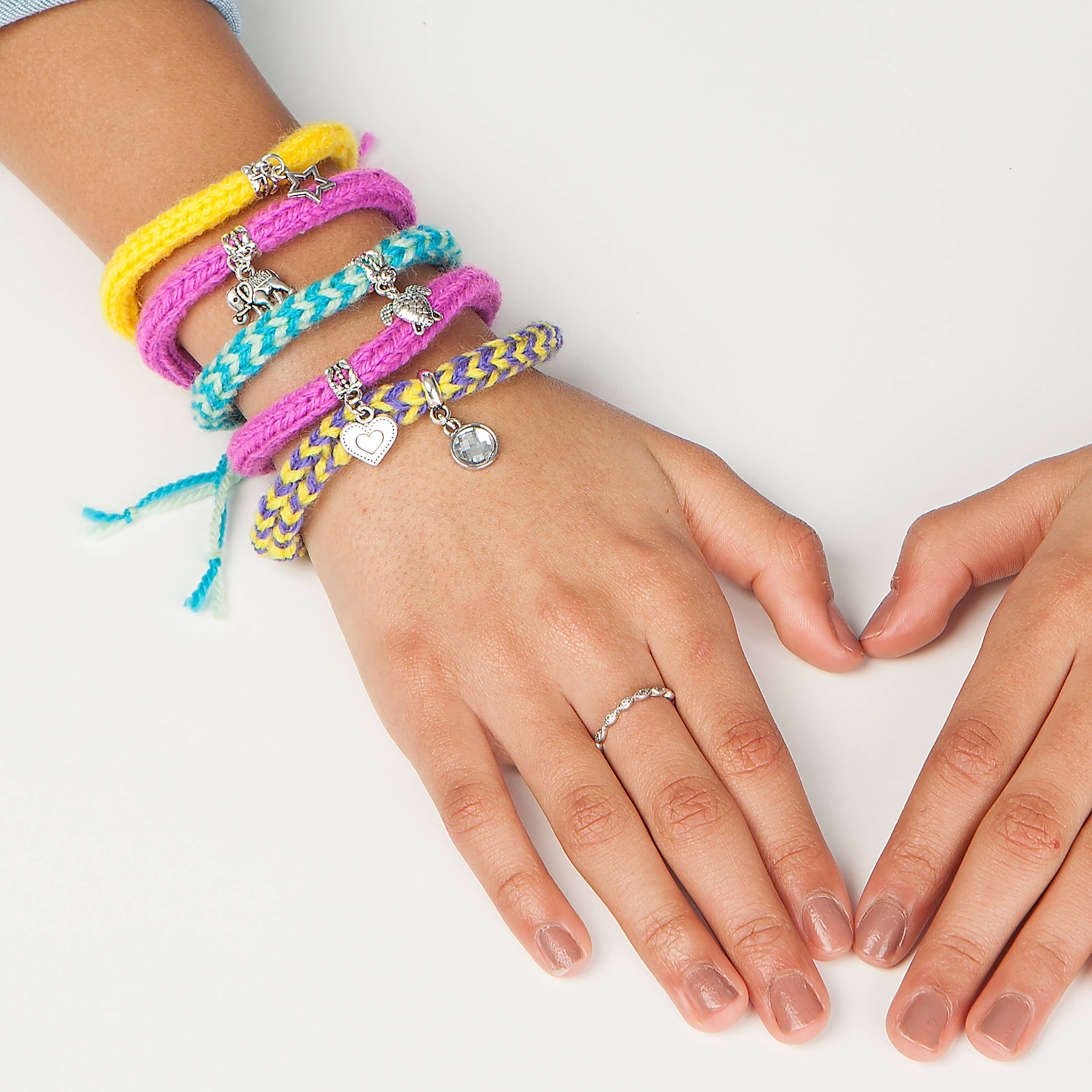 Faber-Castell / Creativity for Kids - Vente Kit de fabrication de bijoux – enfant - Bracelets à breloques Quick Knit, kit de bricolage pour enfants7