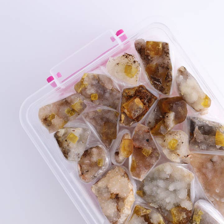 Gelber Fluorit-Flachstück aus Marokko für den Großhandel von Mi Esperanza Minerals