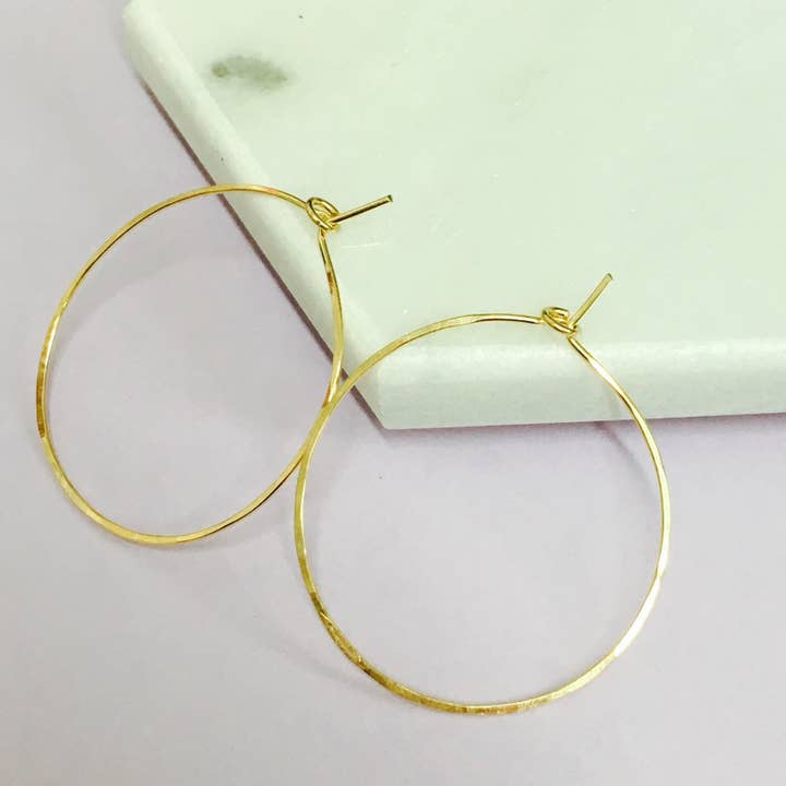 Pendientes de Aro con Círculo Martillado de 1" - Plata, Oro, Oro Rosa para venta al por mayor de Rebecca Anne Handmade