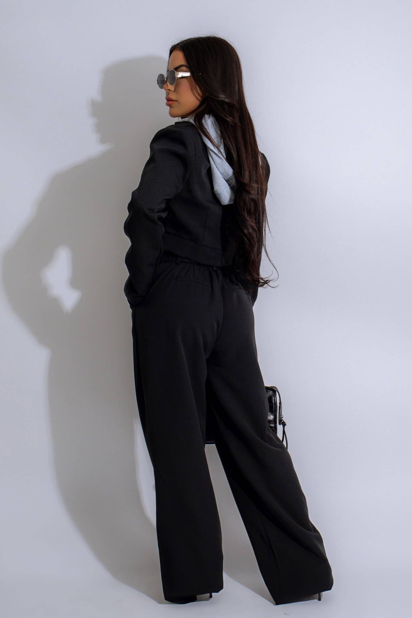 5besties inc - Vente Ensemble haut et pantalon (PAS d'intérieur) - Femme - ENSEMBLE INTÉRIEUR À CAPUCHE, VESTE COURTE ET PANTALON À JAMBES LARGES2