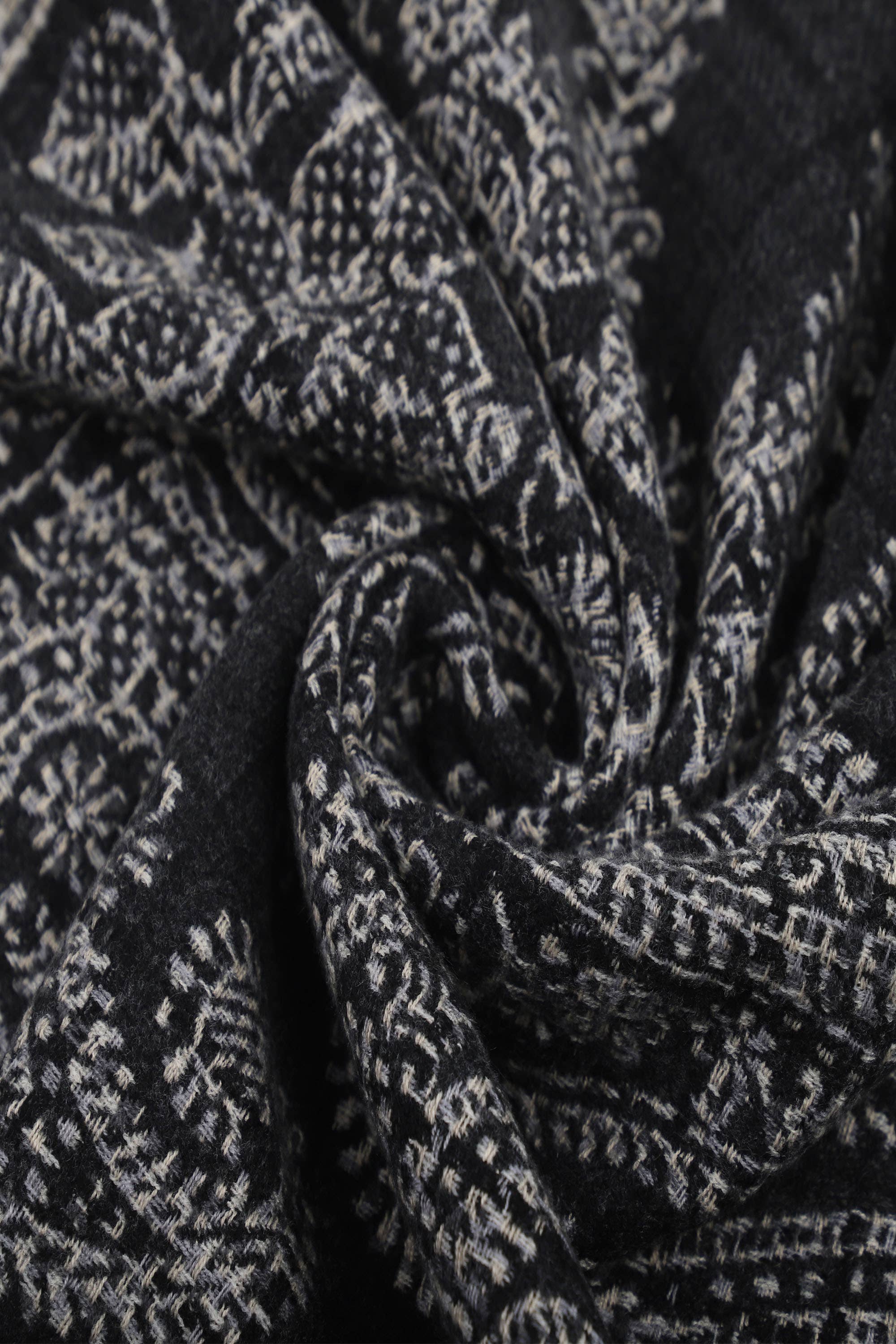 PHANIE MODE - Vendita all'ingrosso Sciarpa - Donna - E-09356 Sciarpa stampata bandana – Motivi cachemire1