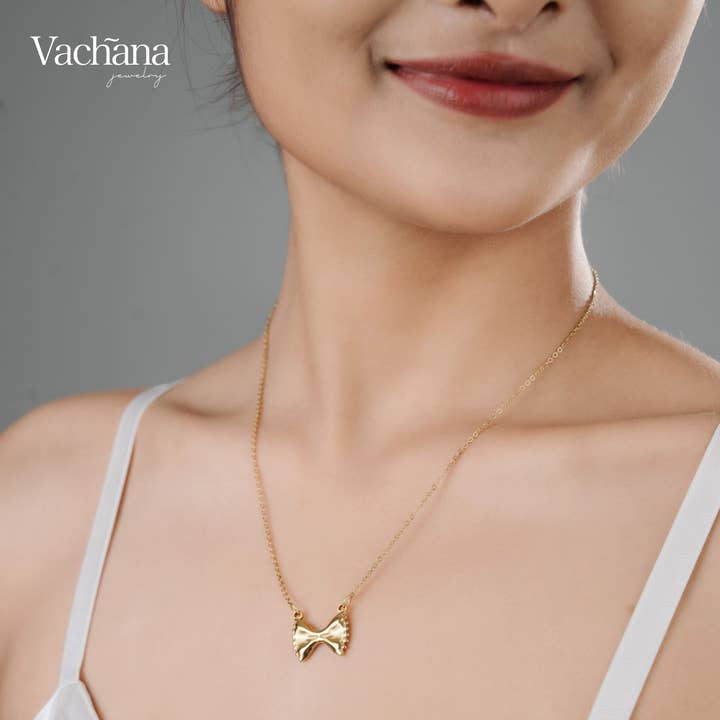 Rostfritt stål fluga pasta halsband för wholesale av Vachana