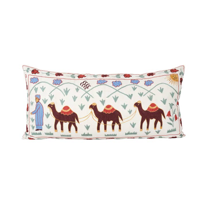 Funda de almohada Suzani de Tashkent con forma de animal hecha a partir del siglo XIX para venta al por mayor de Vintage Pillows Store