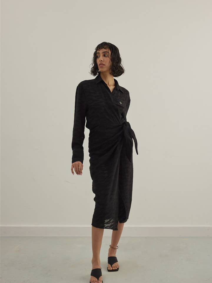 Robe en jacquard à double boutonnage pour la vente par Vuu