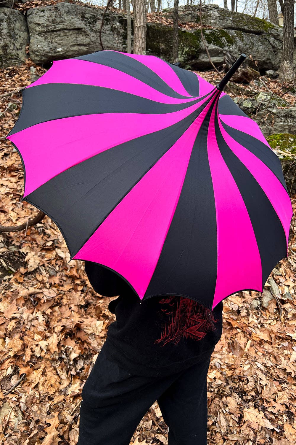 vampirefreaks - Wholesale Umbrella - Women's - Batwing Pagoda Umbrella [BLACK/HOT PINK STRIPED]5