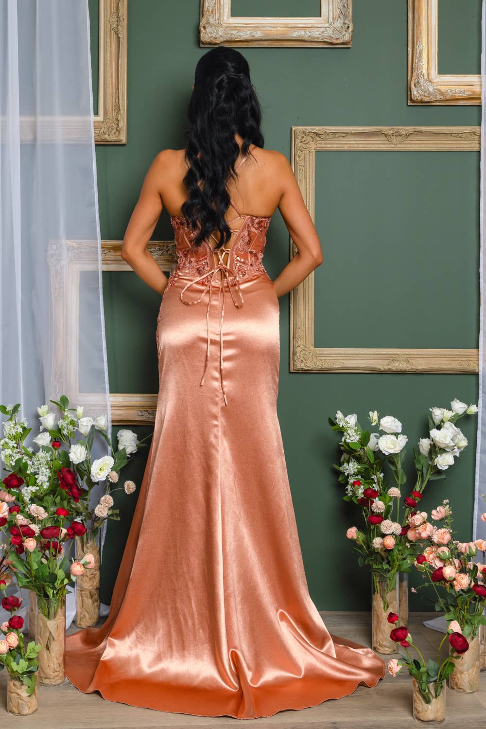 RICARICA INC. – Engroshandel Aftenkjole - Dame – RICARICA INC. luksuriøs maxi-kjole med broderi, perler og palietter samt snørelukning bagpå18