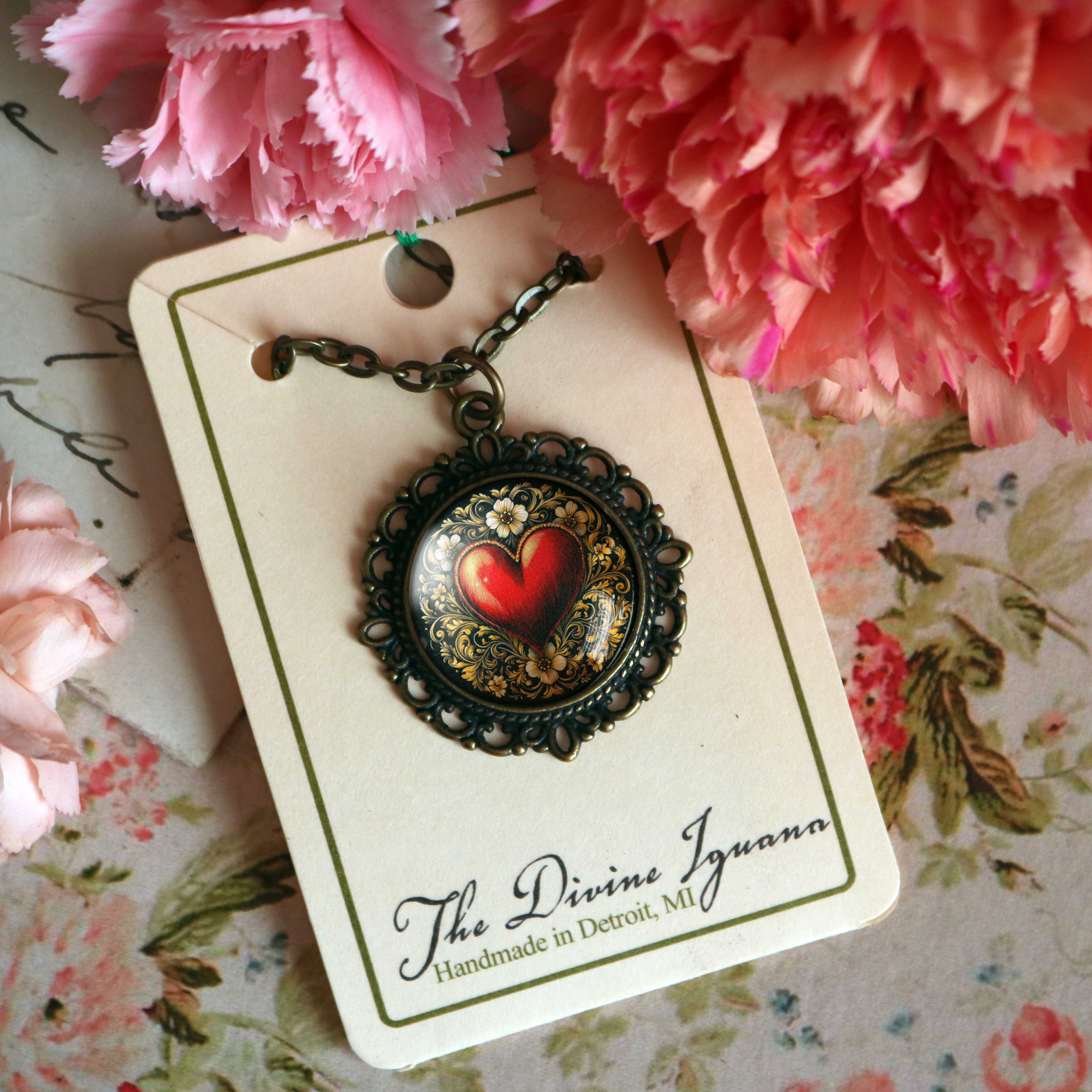 The Divine Iguana – Engroshandel Halskæde med vedhæng – Ornamenteret hjerte Valentinsdag vedhæng halskæde0