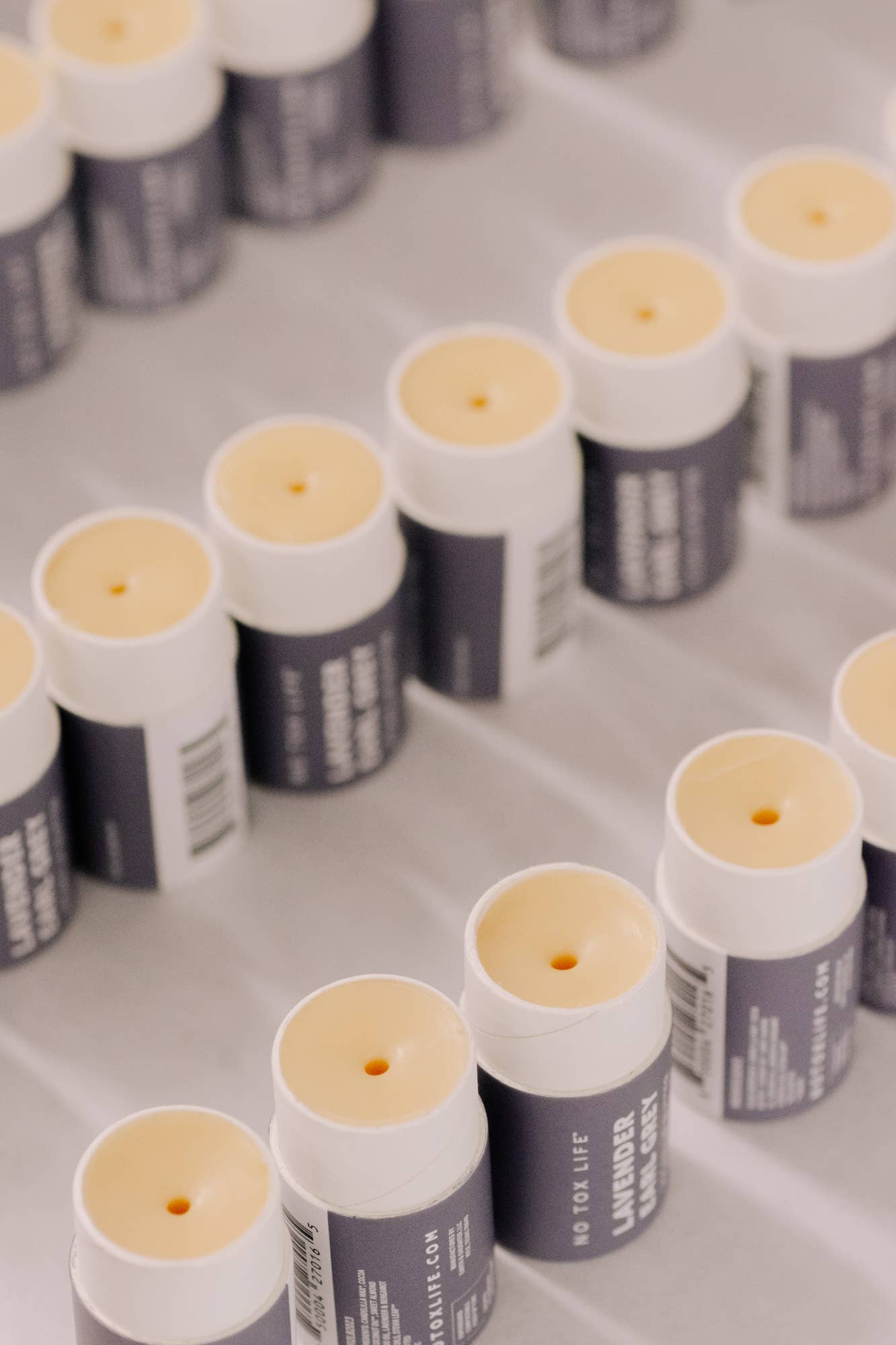 No Tox Life - Vendita all'ingrosso Burro di cacao - SOLIDSILK® Lip Butter - Lavender Earl Grey di No Tox Life2