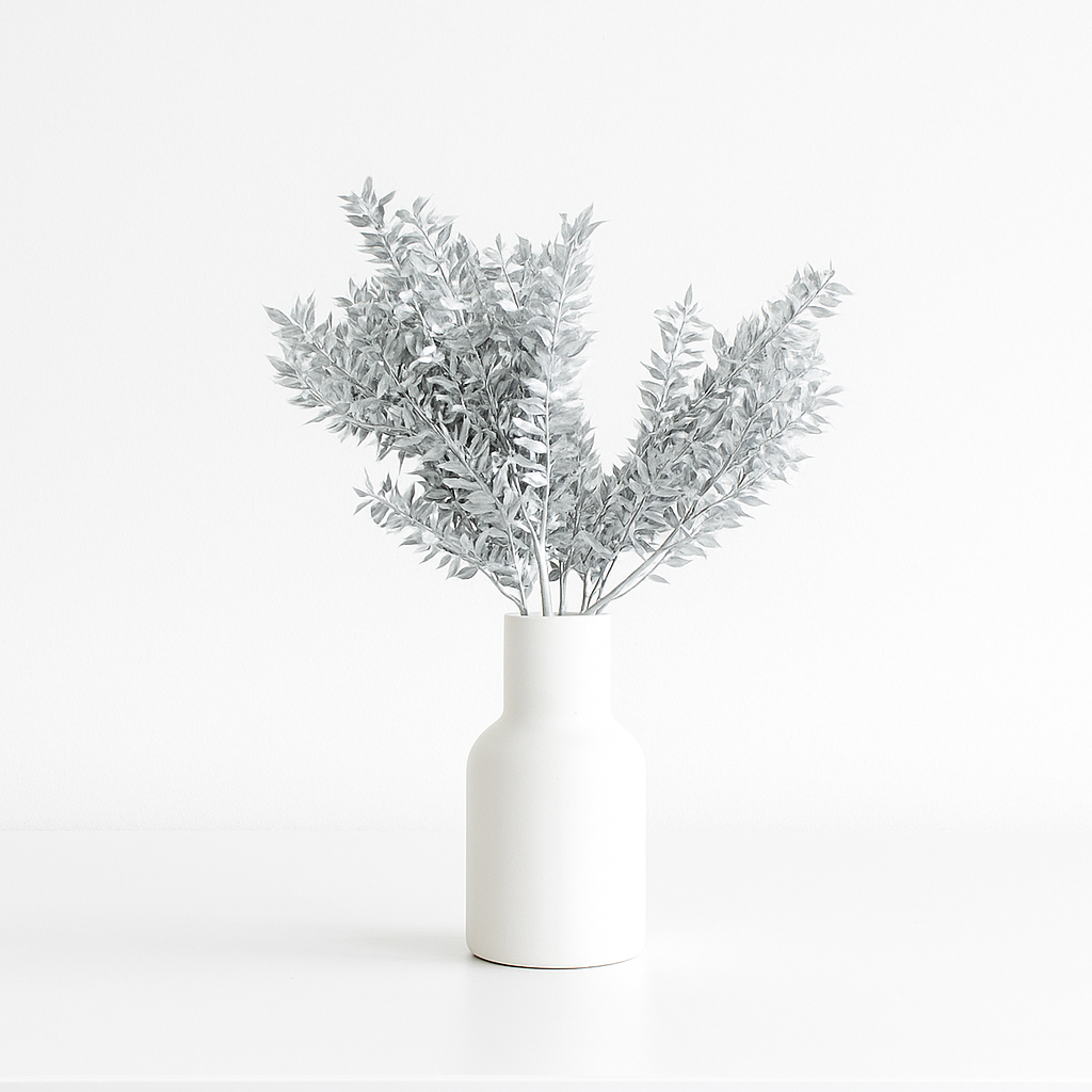 GS Foliage – wholesale Dried/pressed flowers – Metallic Painted Dried Ruscus - 3pc Bunch0