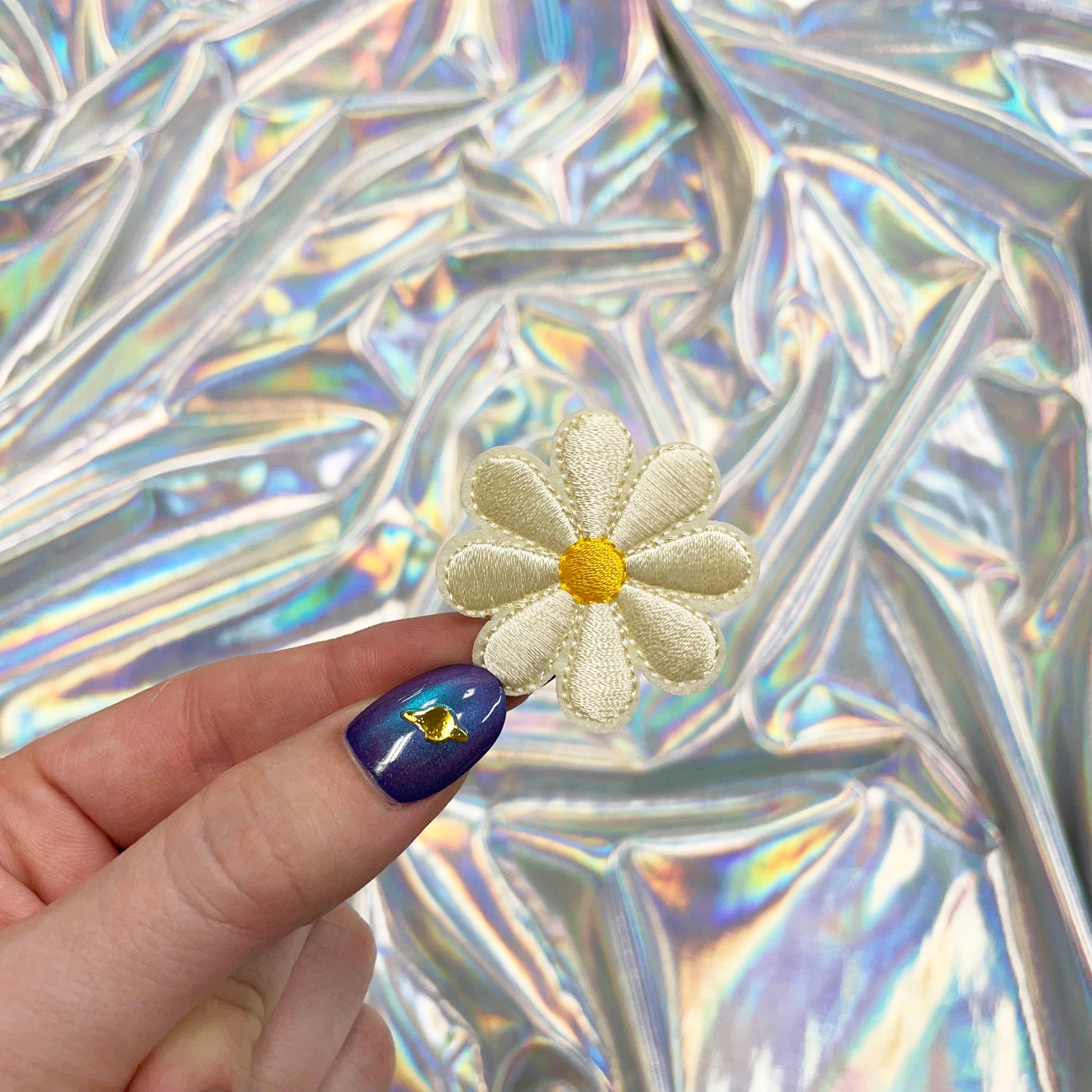 The Crafty Engineer - Vendita all'ingrosso Toppe - Piccole toppe termoadesive ricamate a forma di margherita4