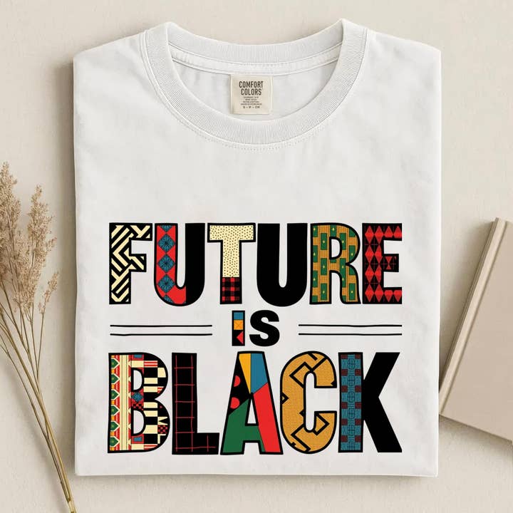 Toekomst Is Zwart T-shirt, Afrocentrisch Patroon Typografie voor wholesale door Teedico