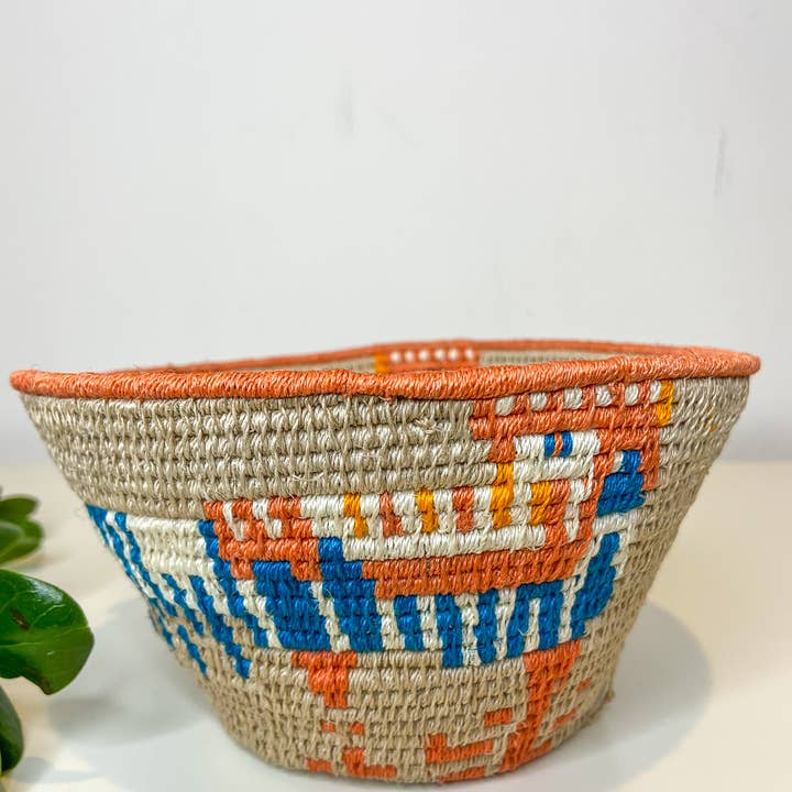 Eve & Nico Gifts & Home Decor - Wholesale Basket - Small Sisal Basket - 019