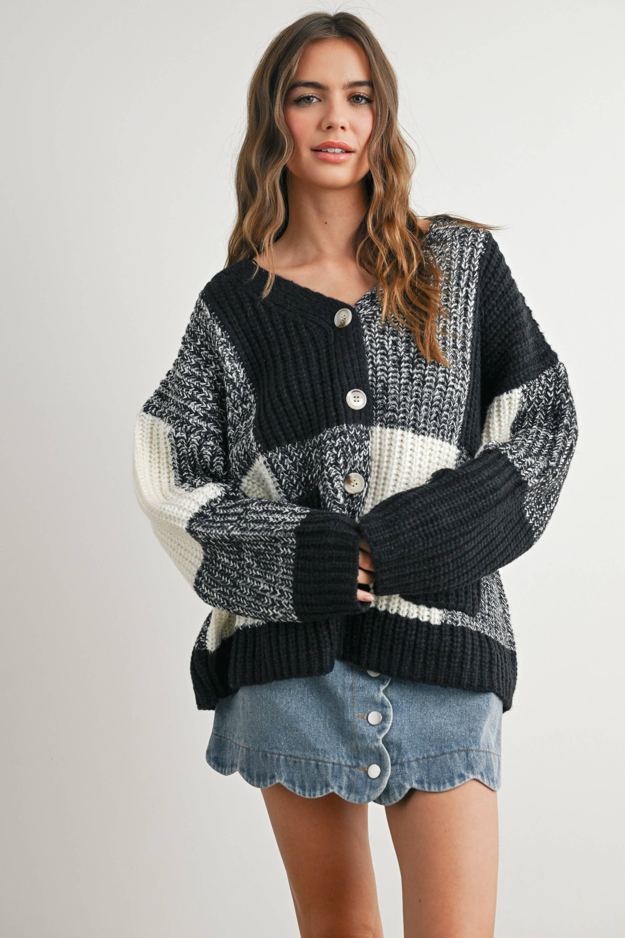 BUTTERMELON - Vendita all'ingrosso Cardigan - Donna - Cardigan oversize a quadretti con spalla scesa - BMC760722