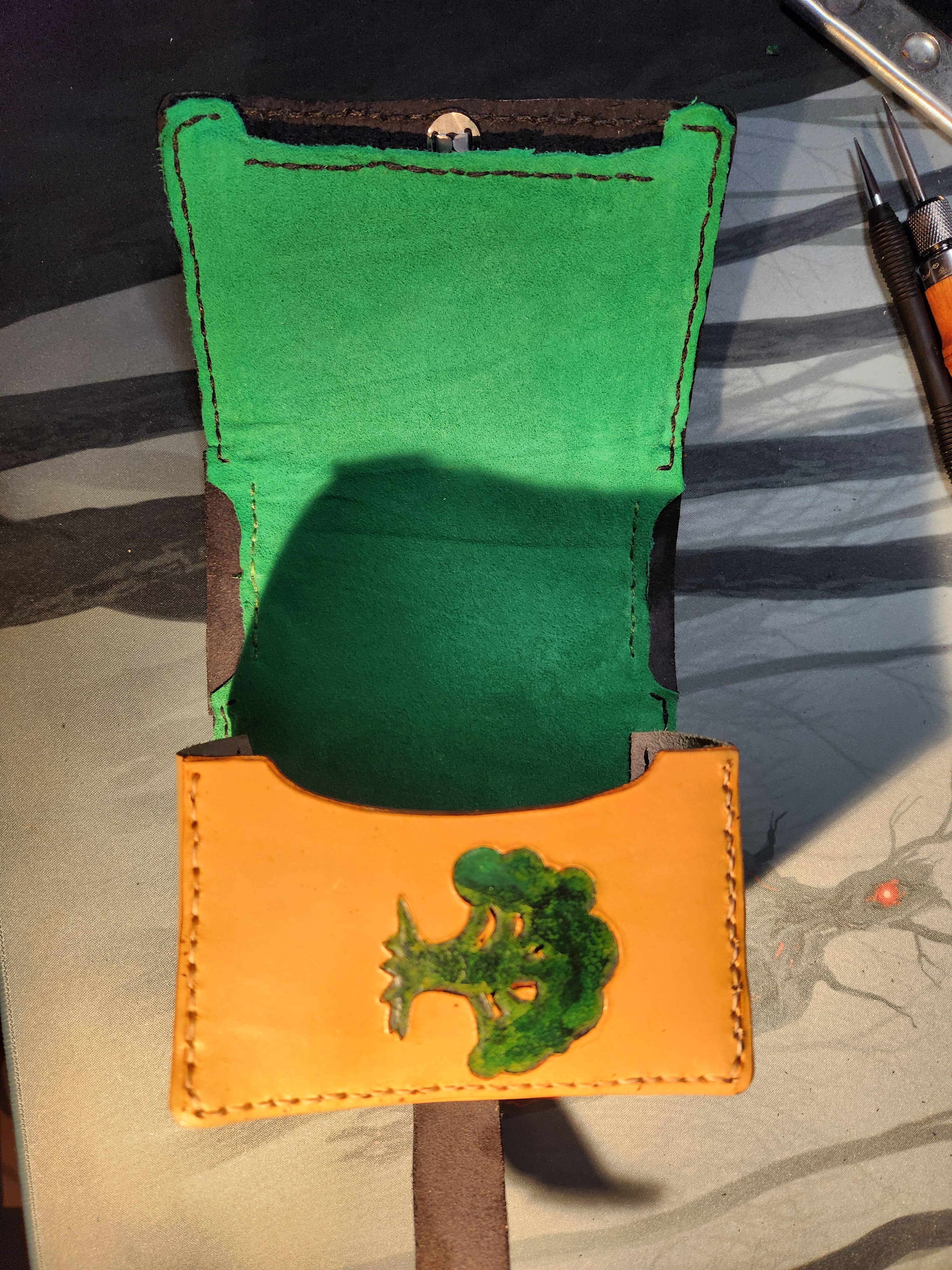 Crimson Knight Leatherworks LLC – Jogo de cartas por atacado – Estojo em forma de livro para deck Commander, MTG7