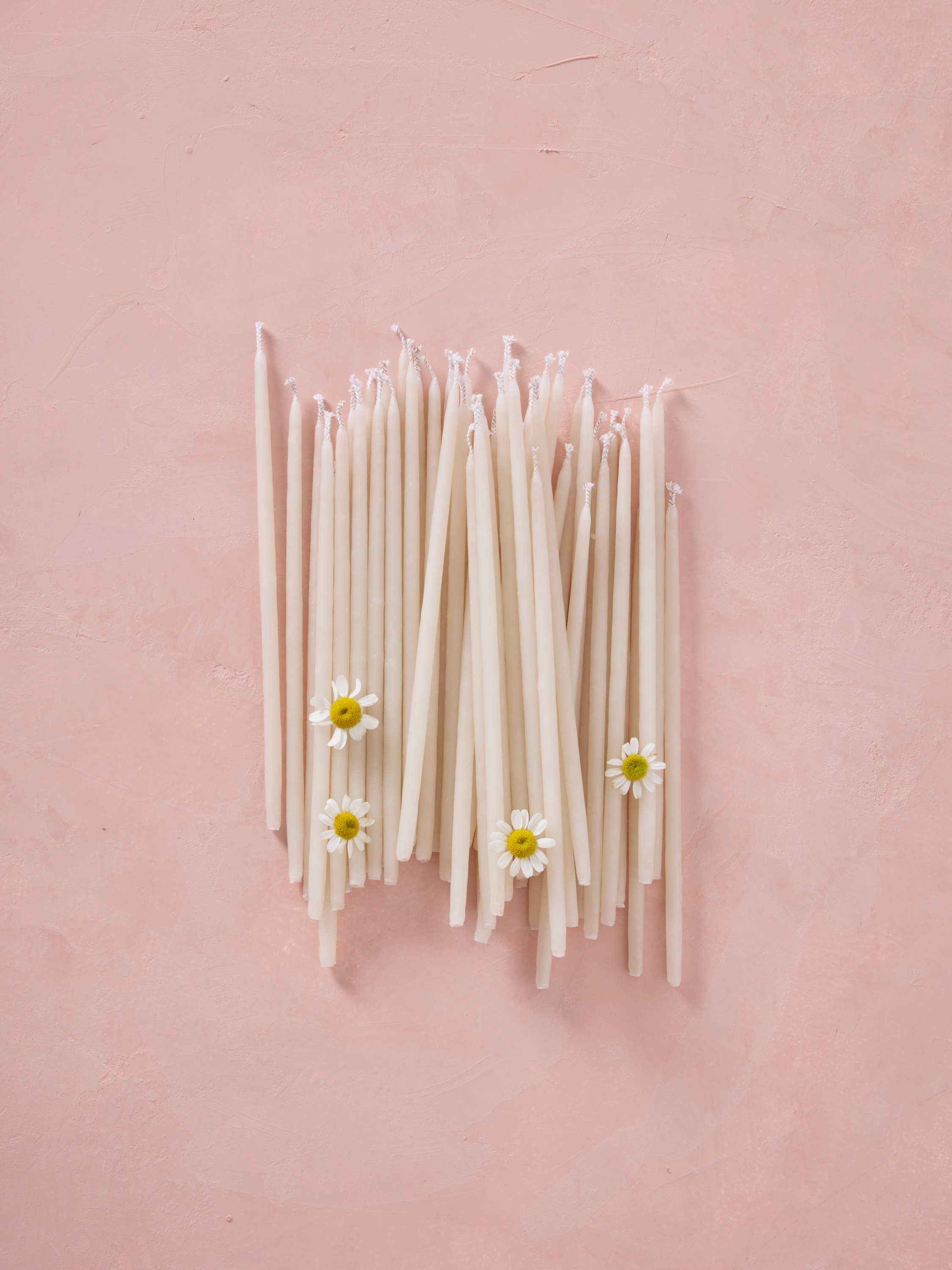 Marfil Velas de Cumpleaños de Cera de Abeja 100 % Pura, Sumergidas a Mano | Altas Marfil de venta al por mayor en Faire1