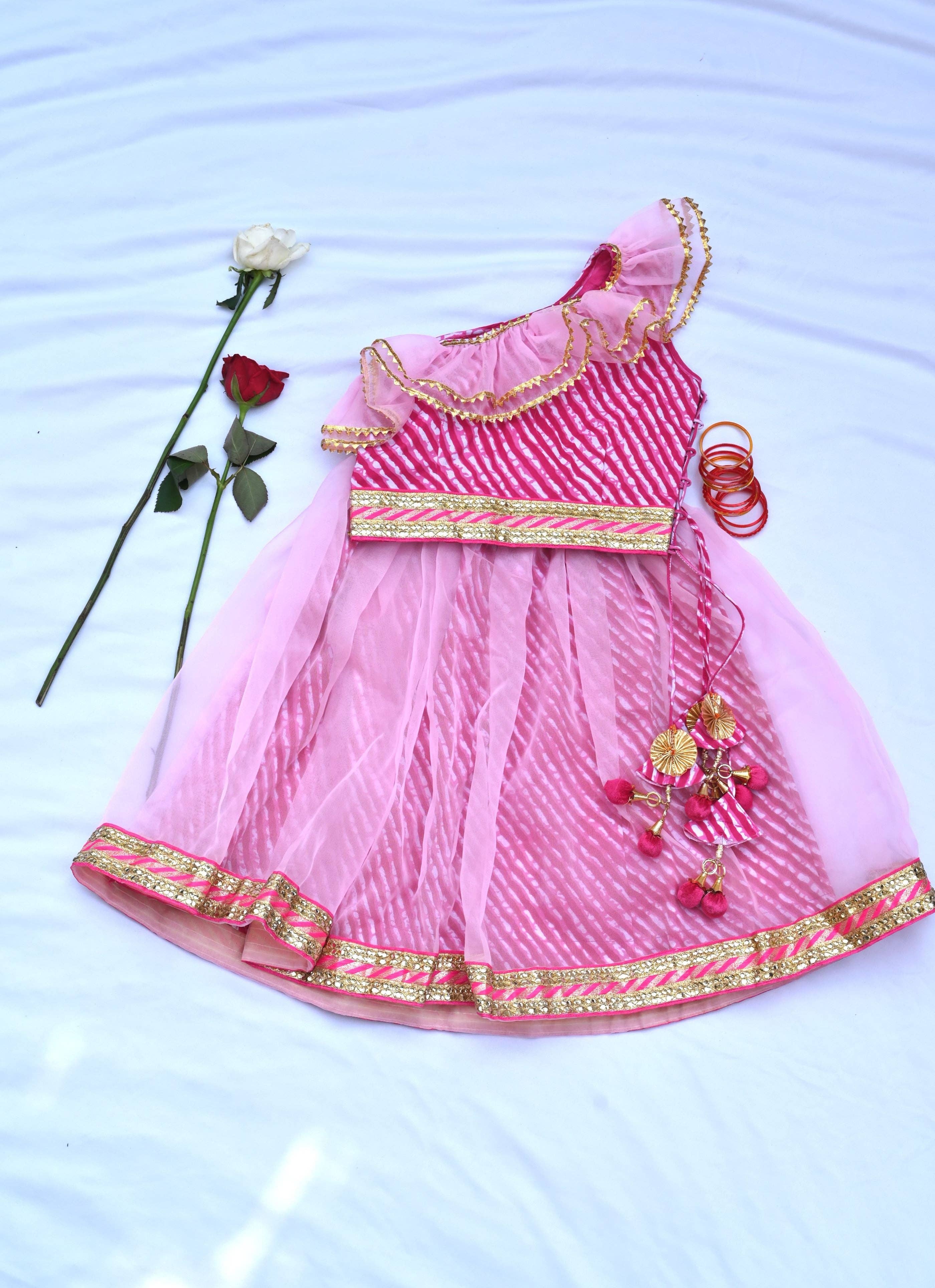 House of Amaya - Wholesale Jurk - Kinderen - Off-shoulder roze lehenga voor meisjes1
