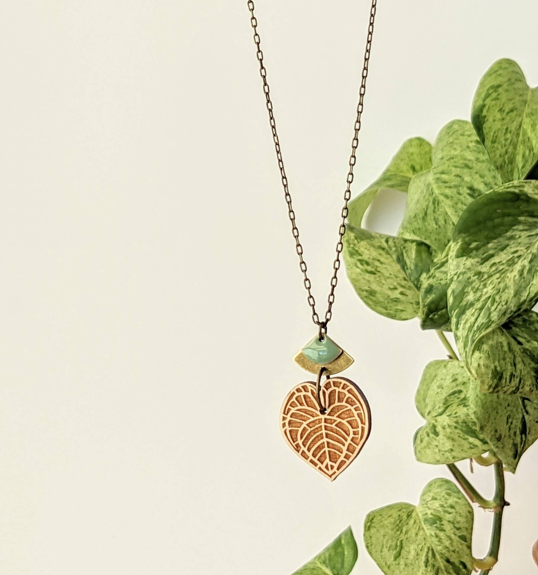 CAMBIFOLIA – Engroshandel Halskæde med vedhæng – Clarinervium vedhæng halskæde1