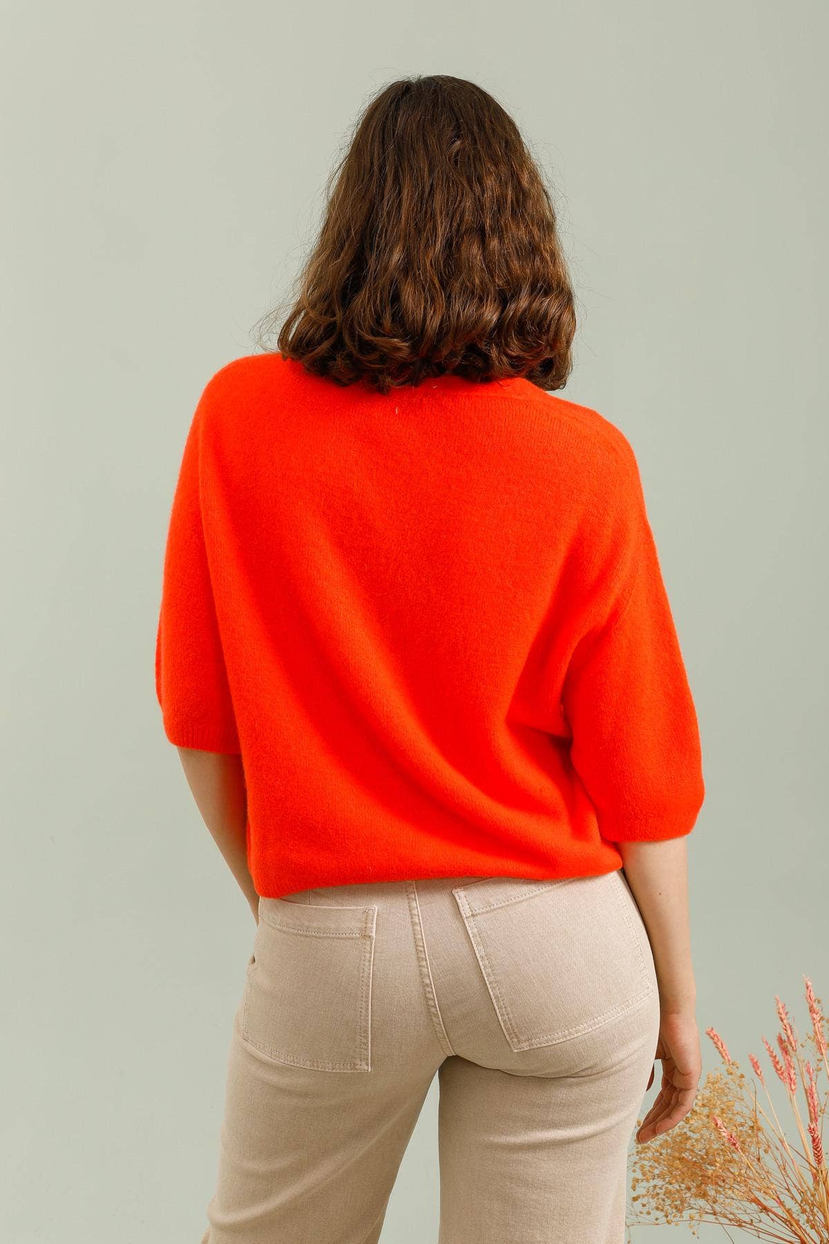 NAÏS PARIS - Wholesale Cardigan - Dames - V-hals cardigan met knopen en 3/4 mouwen van alpaca en wol1