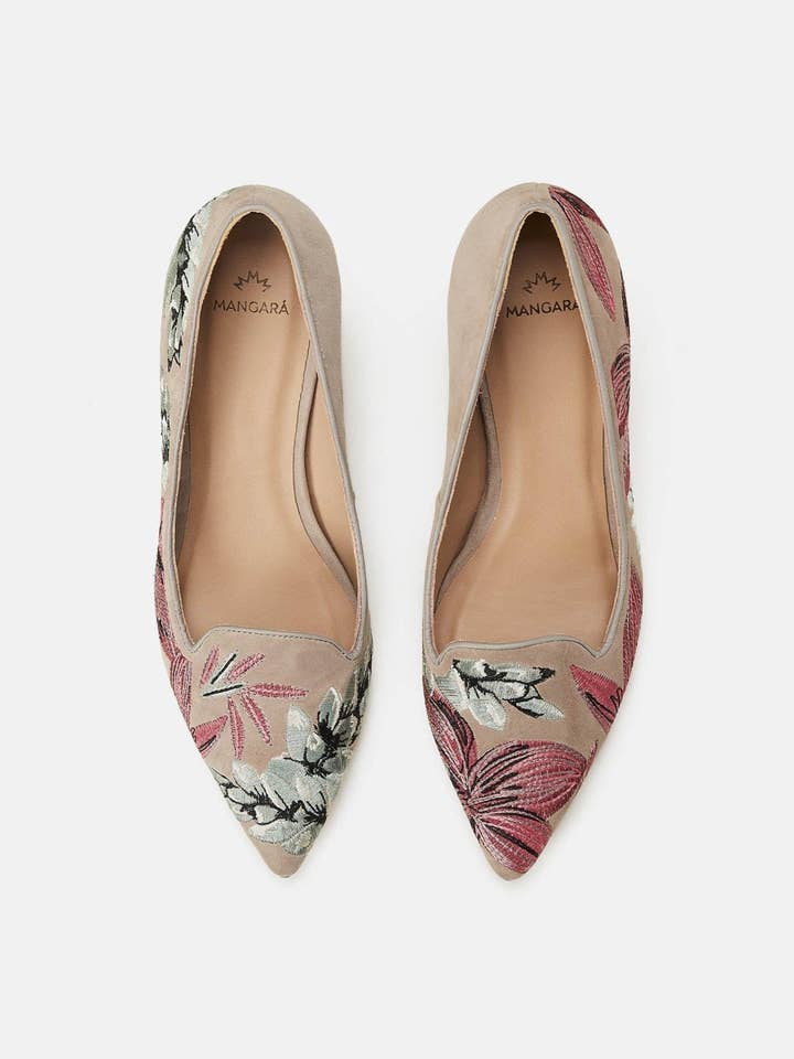 Mangará Atelier - Wholesale High Heels - Women's - Grey Suede Embroidered Pumps – Kitten Heel Style7