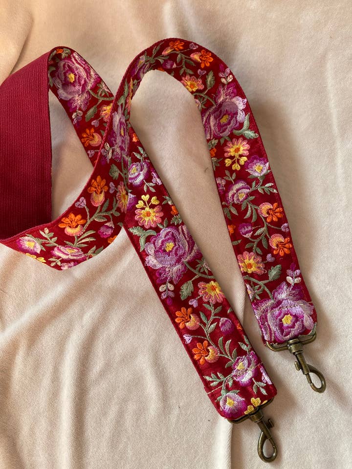 Taske- og mobilrem: Paris i rød for engroshandel hos Temple of Treasure