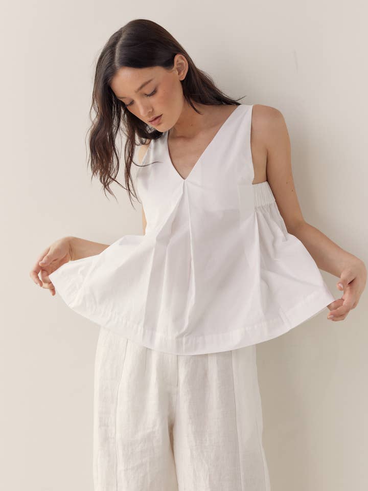 Double v-neck top for wholesale by amente