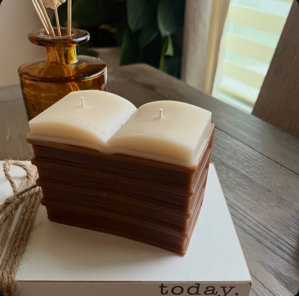 A Scent Story Candle Co – wholesale Pelarljus – Vårt Nästa Kapitel Bokformad Ljus - Bokälskande Bröllopsljus2