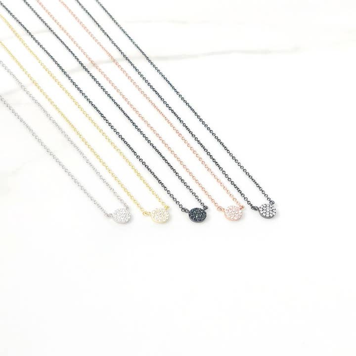 Litet Pave Disc Hängsmycke Halsband för wholesale av iiShii designs