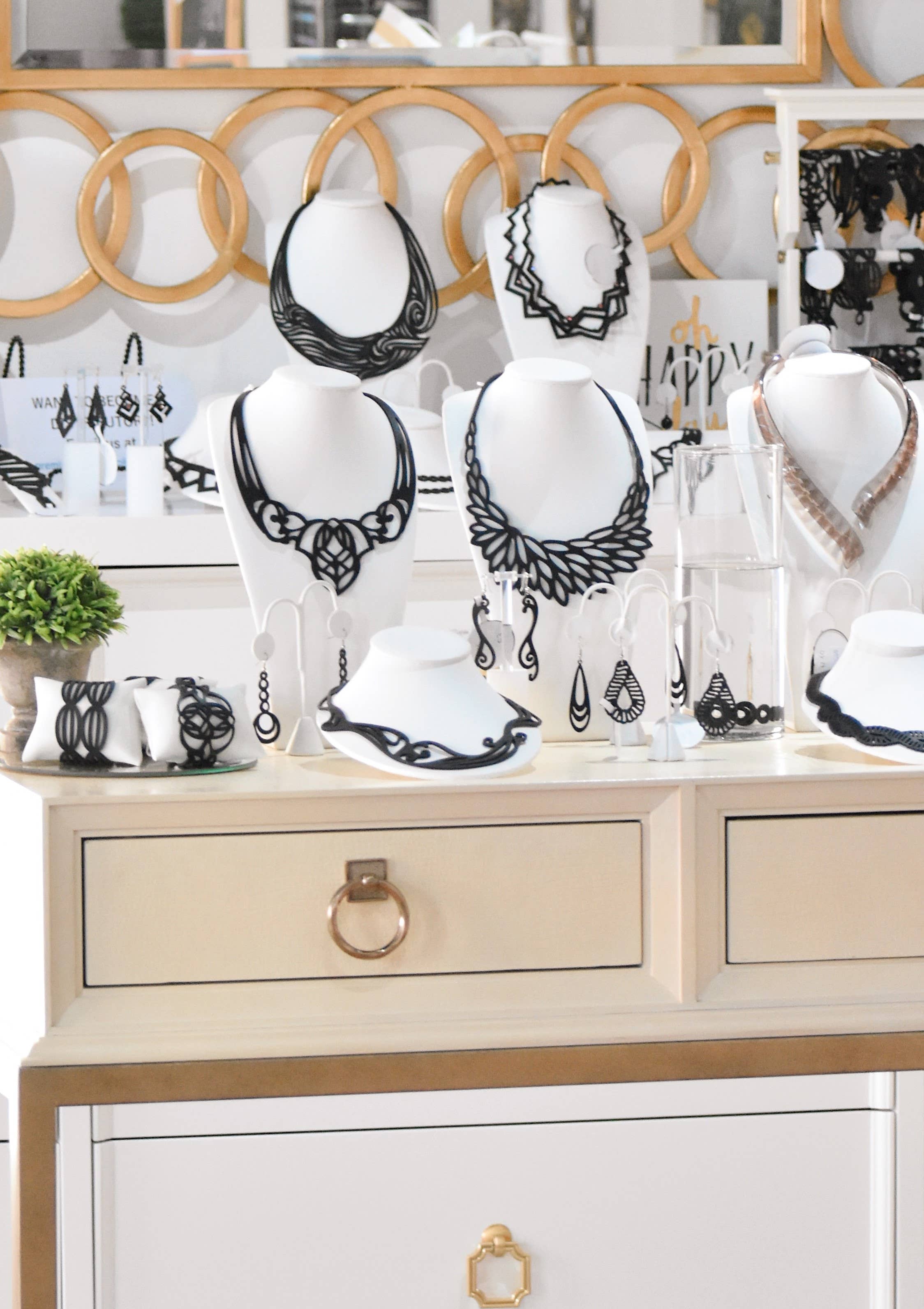 APARA Jewelry - Vendita all'ingrosso Orecchini pendenti - Orecchini coraggiosi15