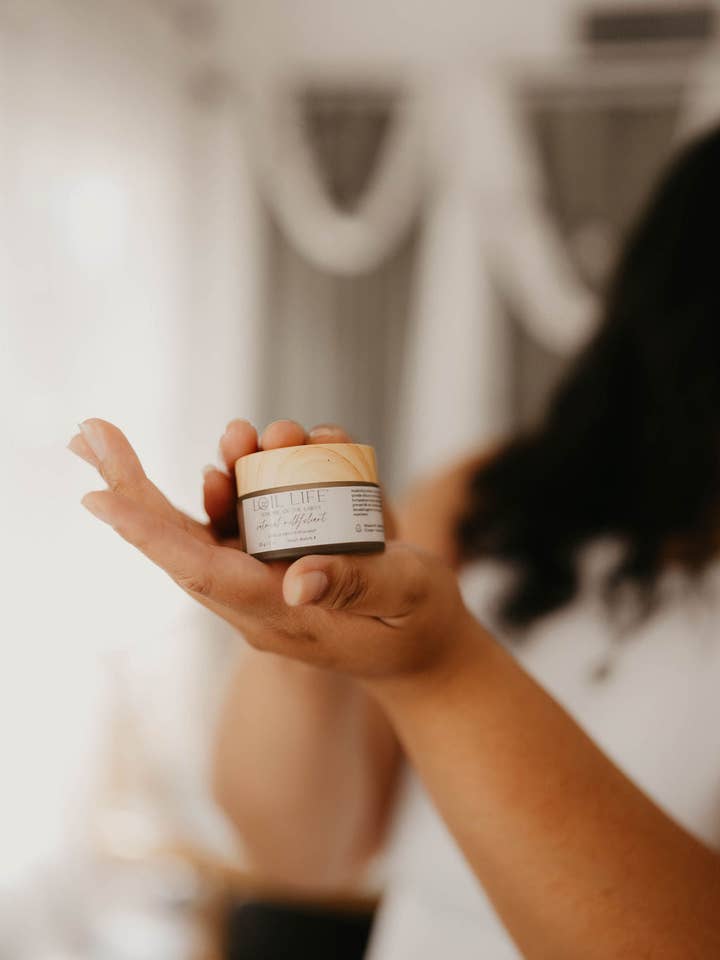 Oatmeal Milkfoliant for wholesale by Loil Life LLC