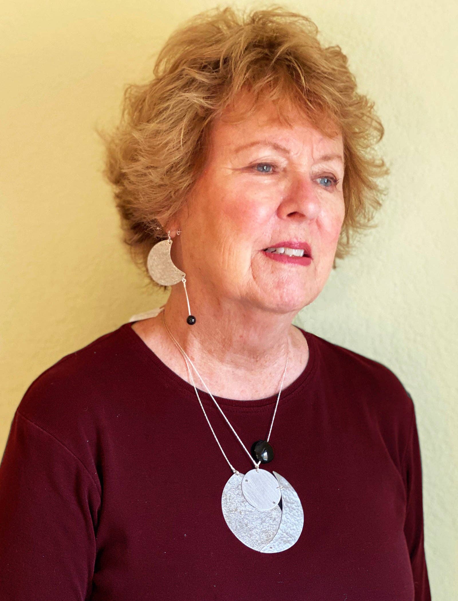 Chick Boss LLC - Vendita all'ingrosso Orecchini pendenti - LUNA LUMINOSA - Orecchini Mismatched con Onice dalla Collezione Lunare2