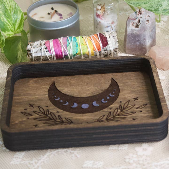 Plat à bijoux Crescent Moon pour la vente par Topaz & Pine